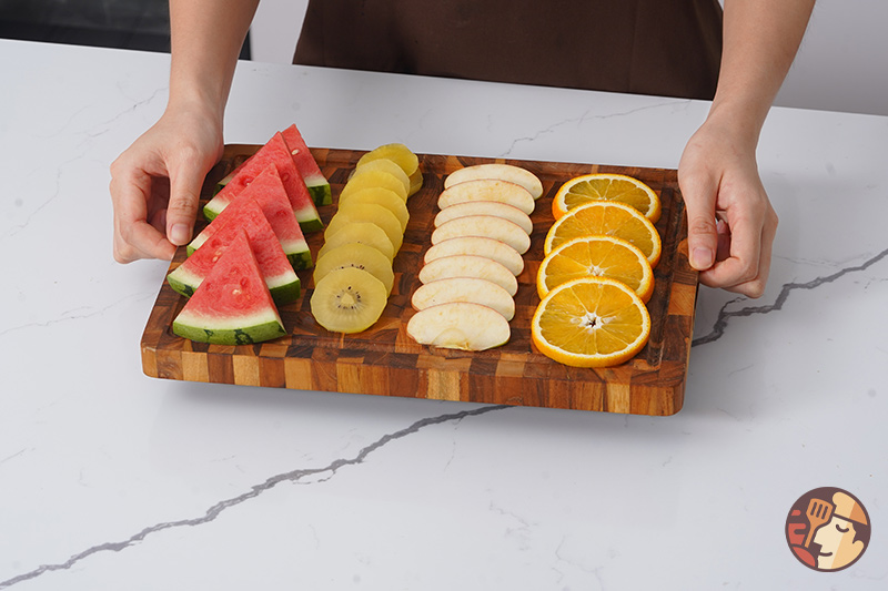 Chef Studios teak wood cutting board brings a fresh and unique experience for consumers