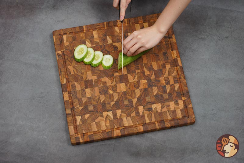 Review Teak Chef Studio square wooden cutting board with tree head
