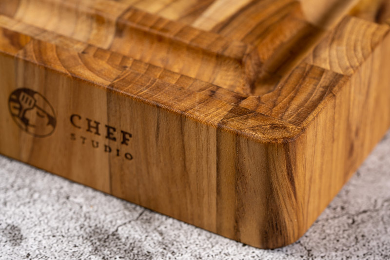 Teak wood cutting board is easy to use and preserve