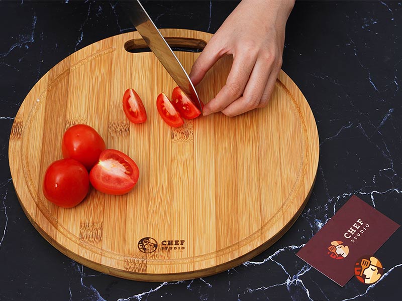 Bamboo cutting boards are friendly to knives