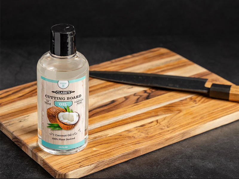Coconut oil for wooden cutting board