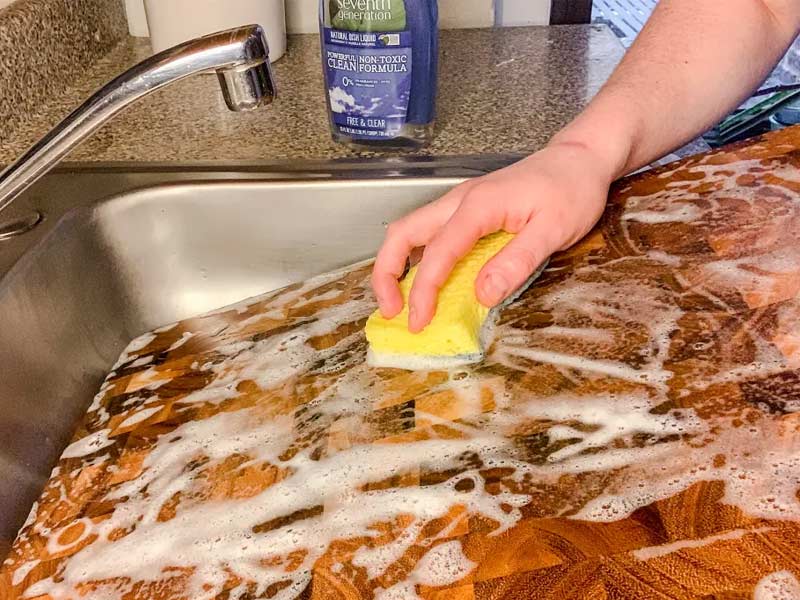 How to clean wood cutting board after meat