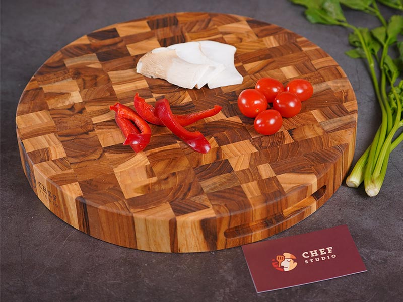 Teak Chef Studio Round Wooden Cutting Board 11.8×11.8×0.98 in