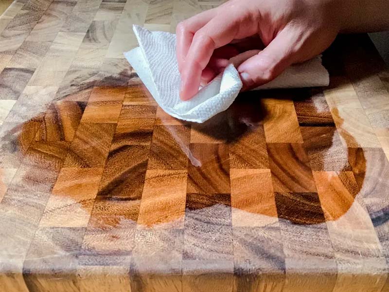 Maintenance of wooden cutting board
