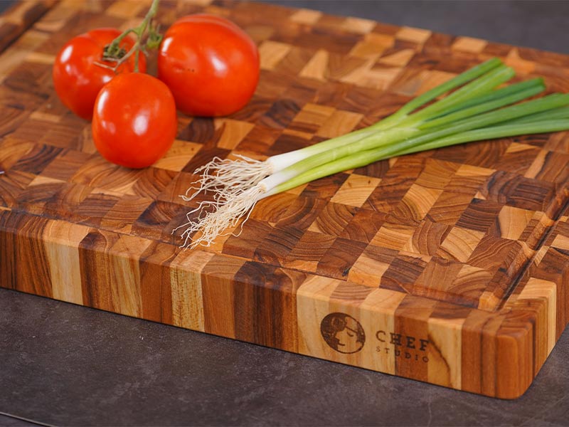 Texture of Teak cutting board